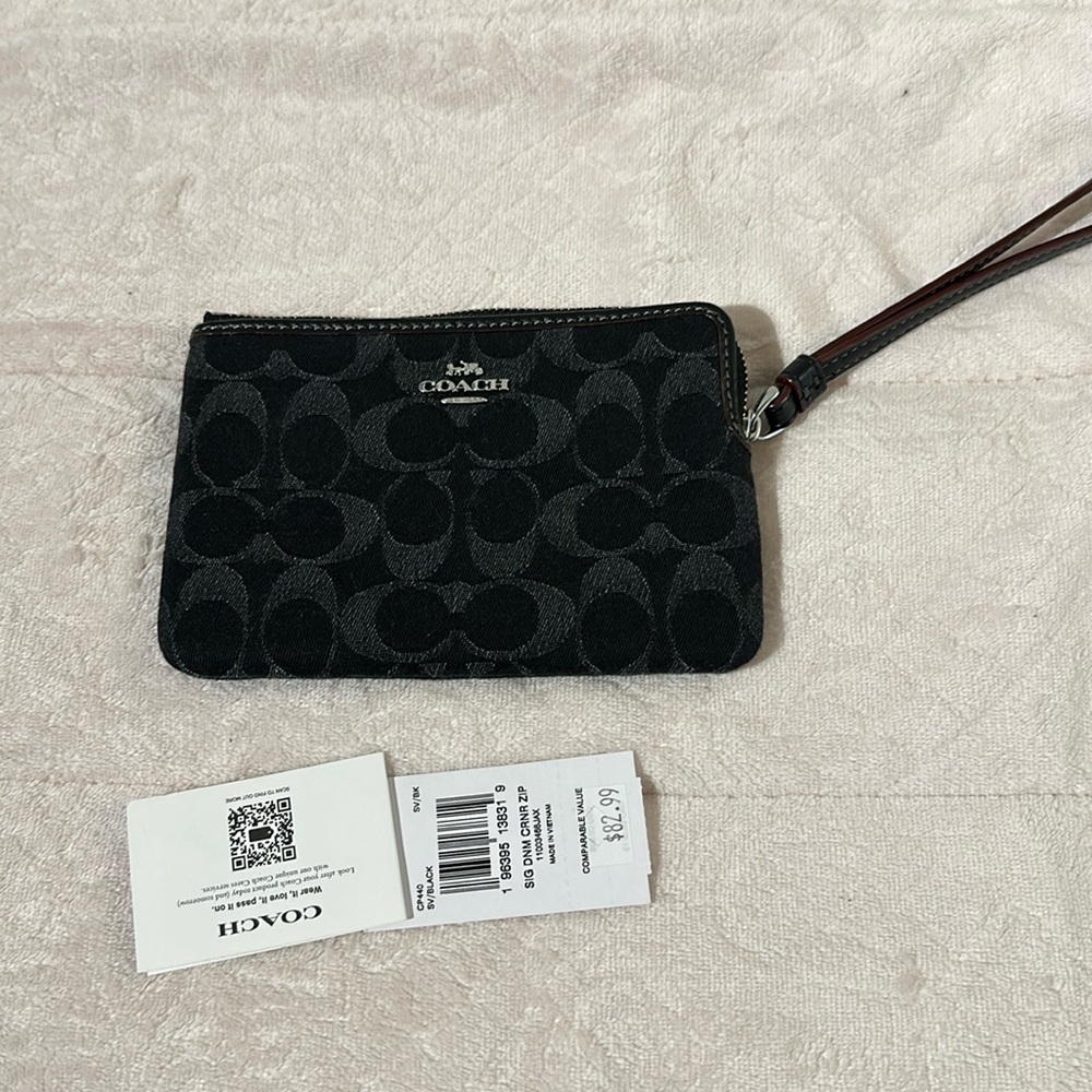 NWT Coach Outlet Corner Zip Wristlet In Signature Denim